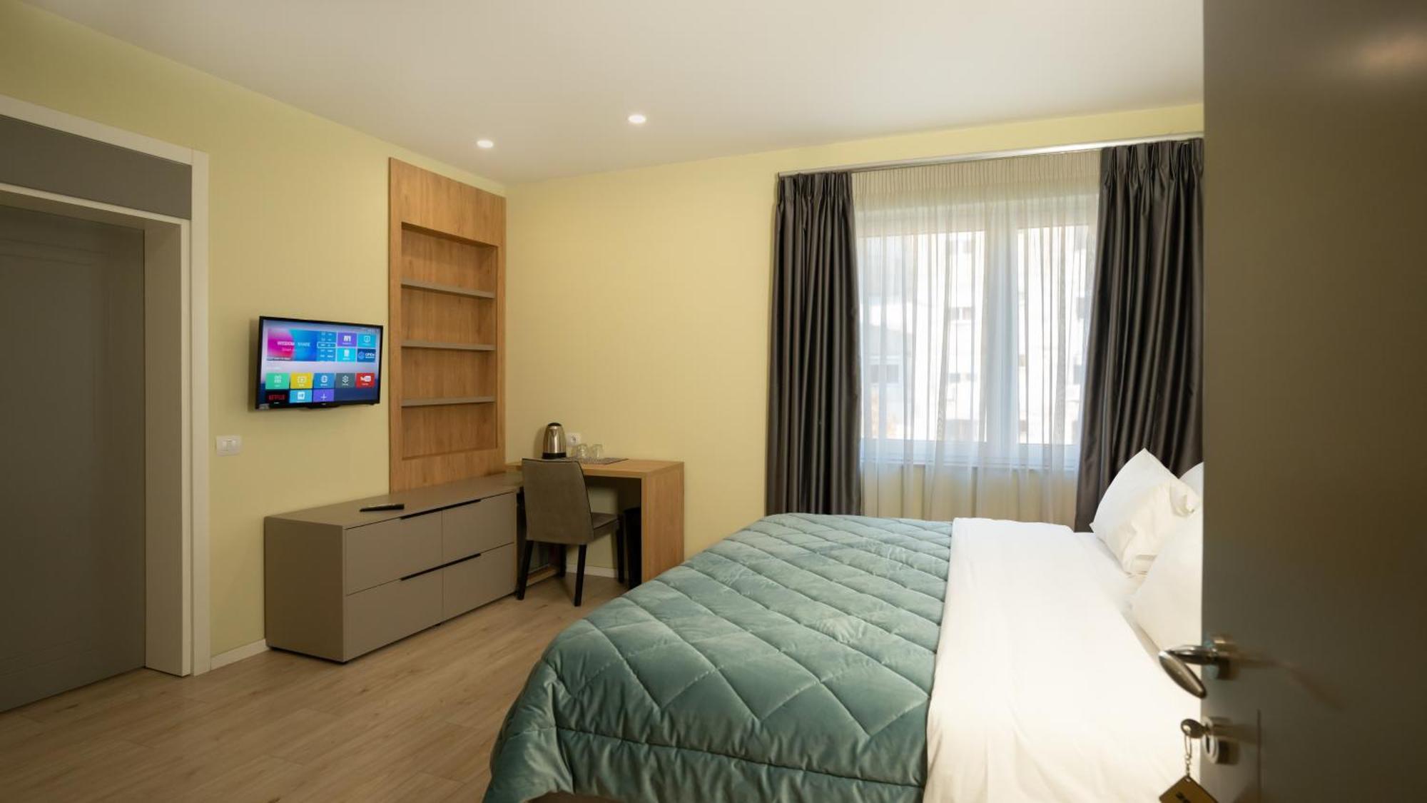 Hotel F&m 2 Tirana
