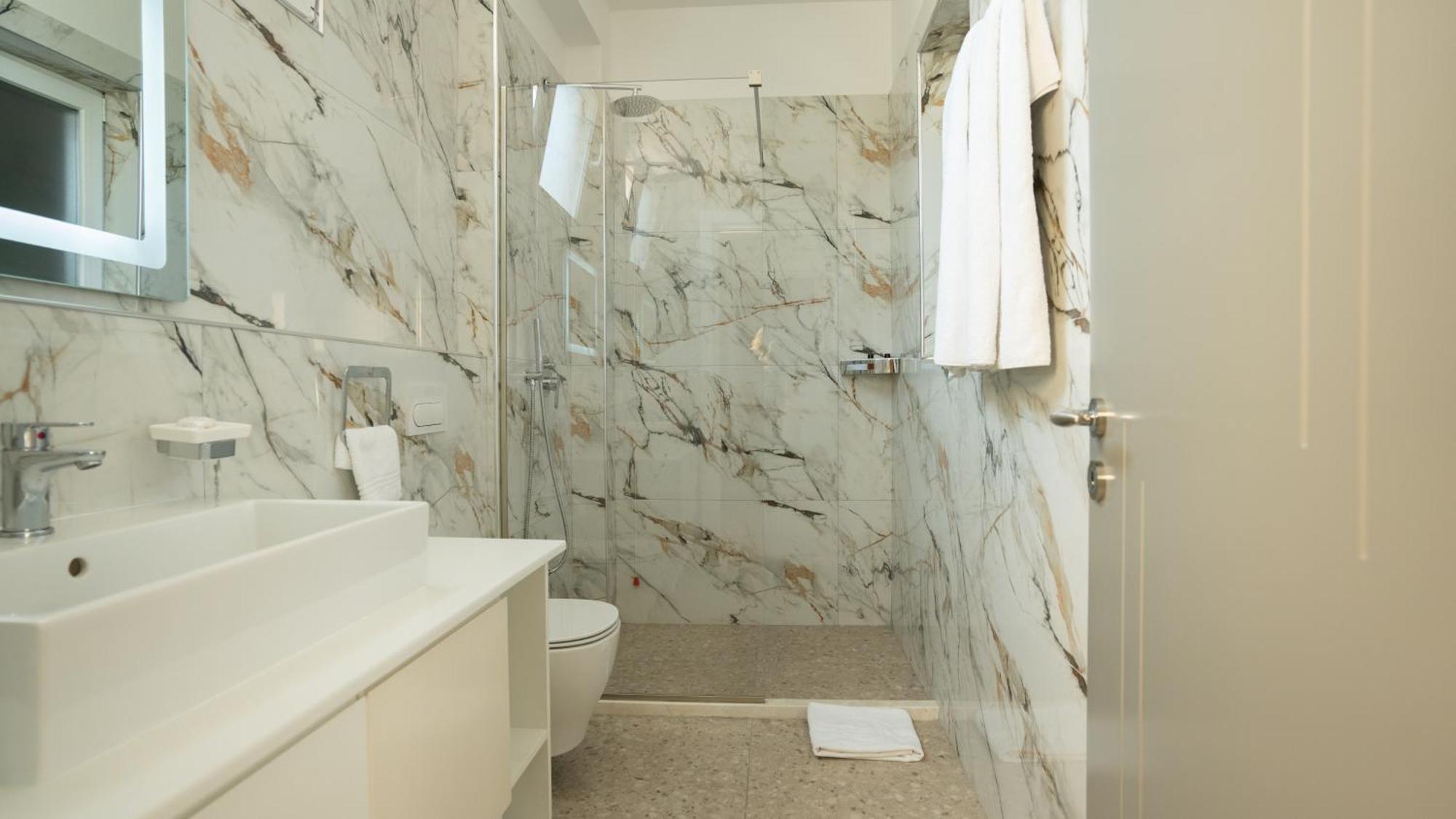 Hotel F&m 2 Tirana