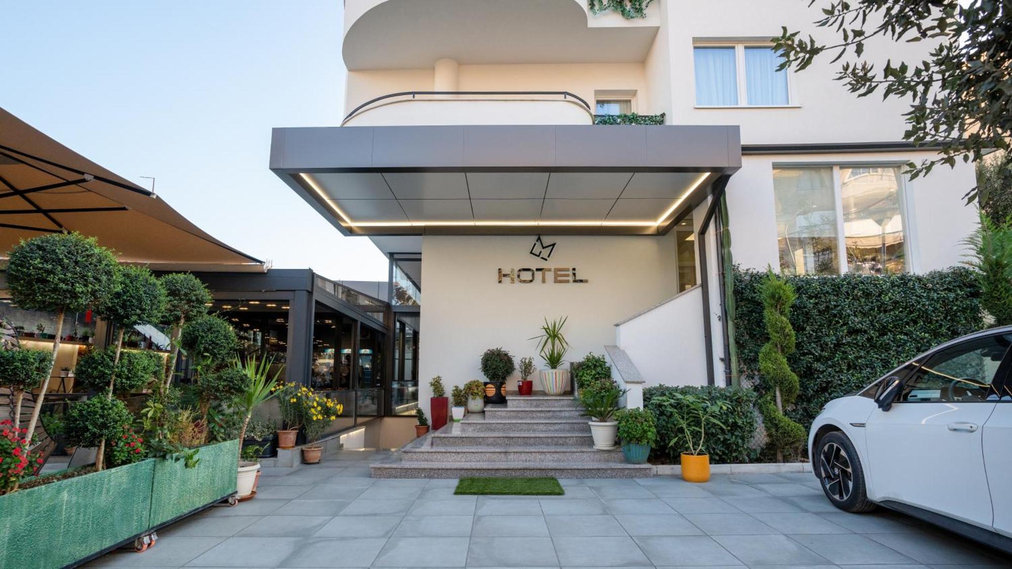 Hotel F&m 2 *